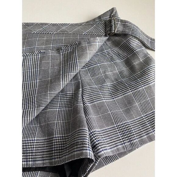 Seek The Label Women’s Sz Small S  Plaid Faux Wrap Skort in Gray - Picture 3 of 8